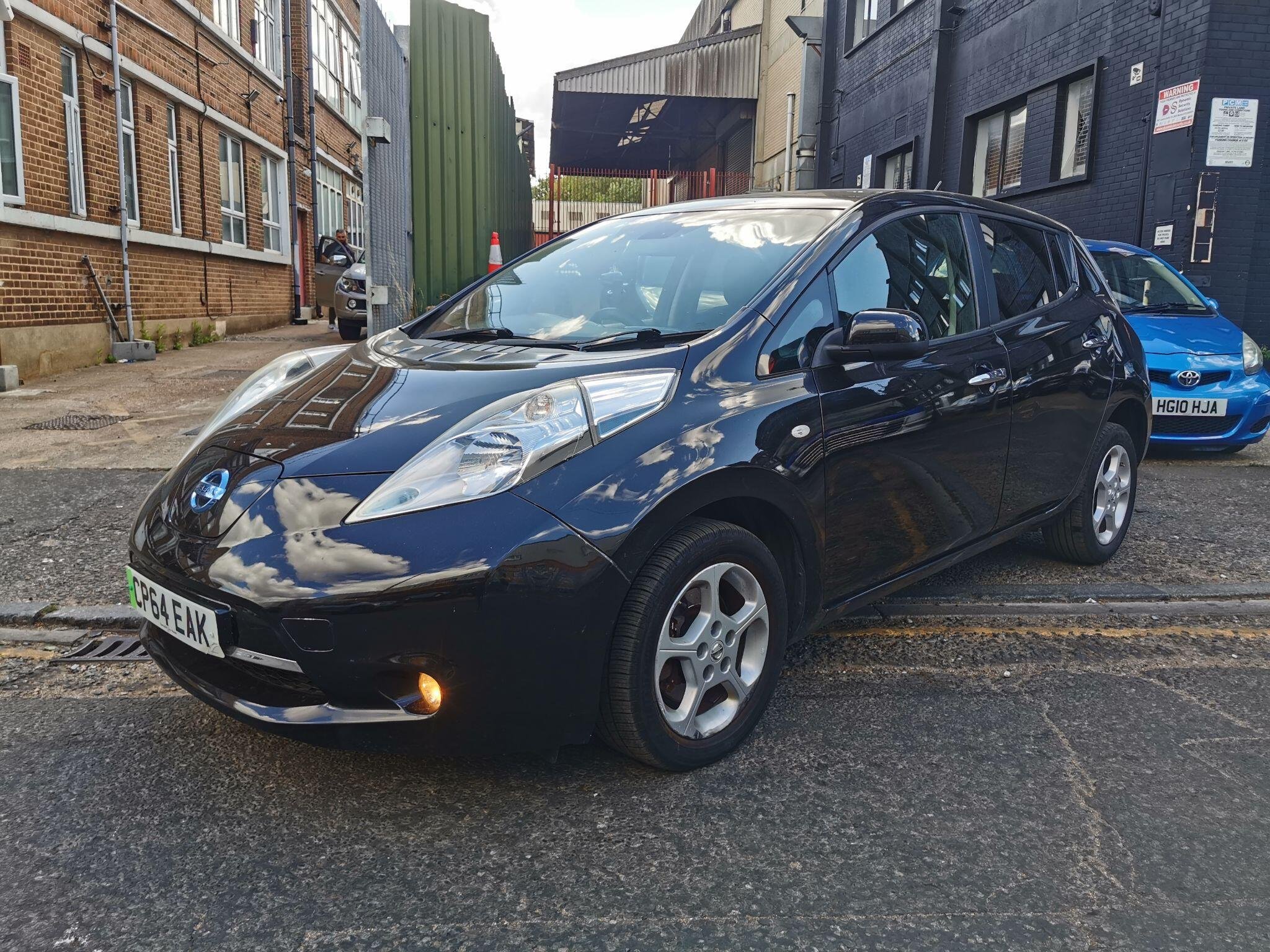 2015 NISSAN LEAF