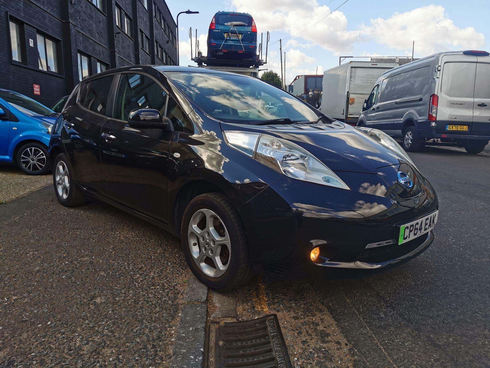 2015 NISSAN LEAF